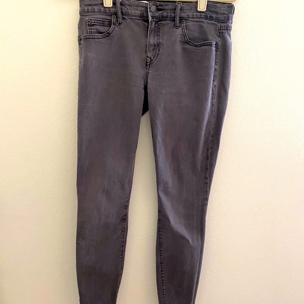 Grey Gap skinny jeans